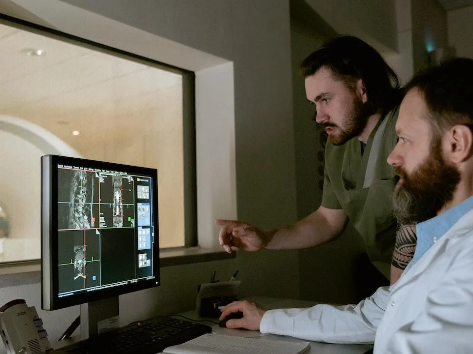 Рентгенолог Соколовский о ЧП на исследовании: «Не могли оторвать каталку впятером»