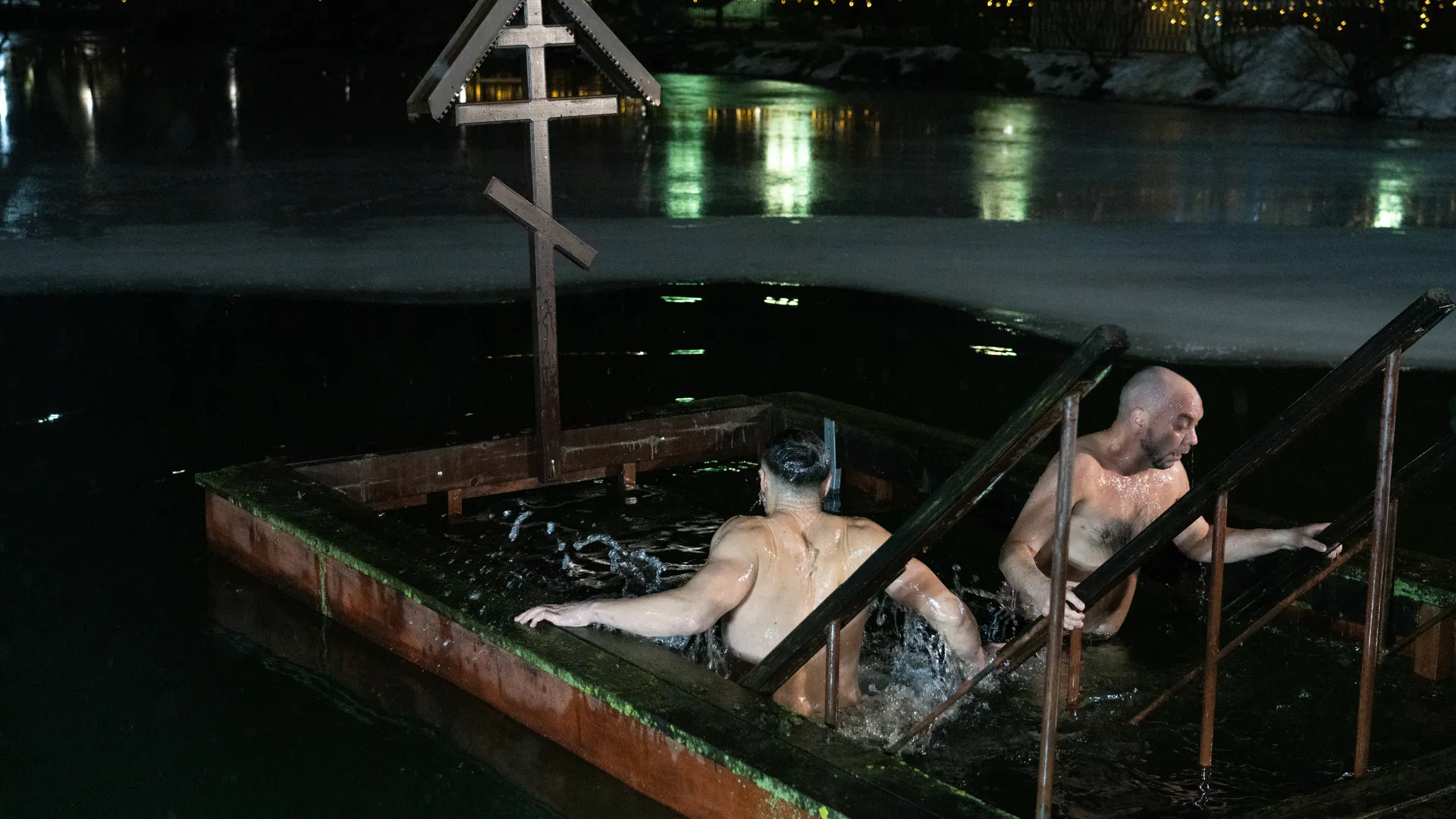 Крещенские купания у Елисаветенского храма в мкр. Опалиха округа Красногорск