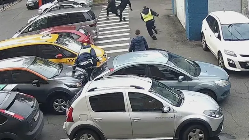 Водитель каршеринга и сотрудники ДПС устроили гонки по дворам в Долгопрудном