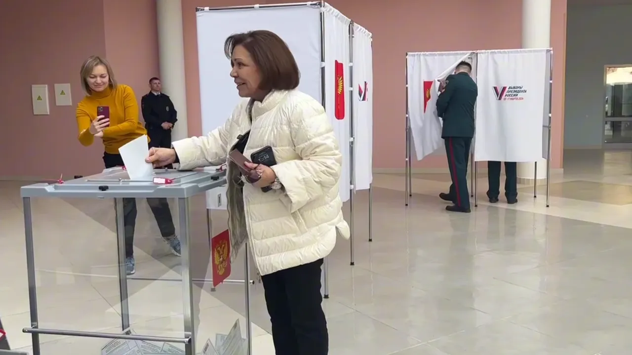 Ирина Роднина проголосовала на избирательном участке в подмосковных Химках
