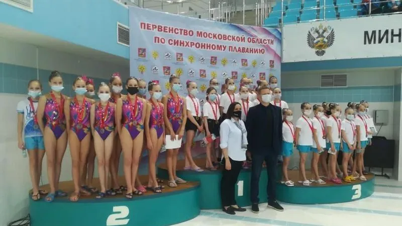 Спортсмены электростальской школы по синхронному плаванию завоевали 27 медалей