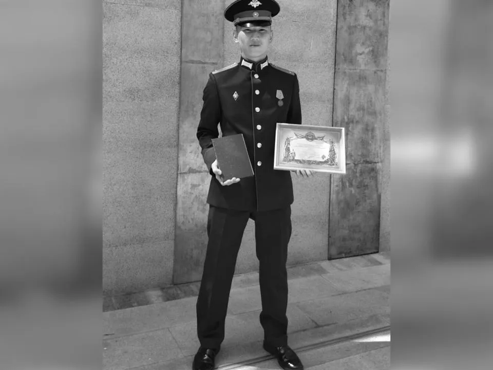 «За бурята украинцам дают миллион»: родные не нашли удостоверения после таинственной гибели бойца на передовой