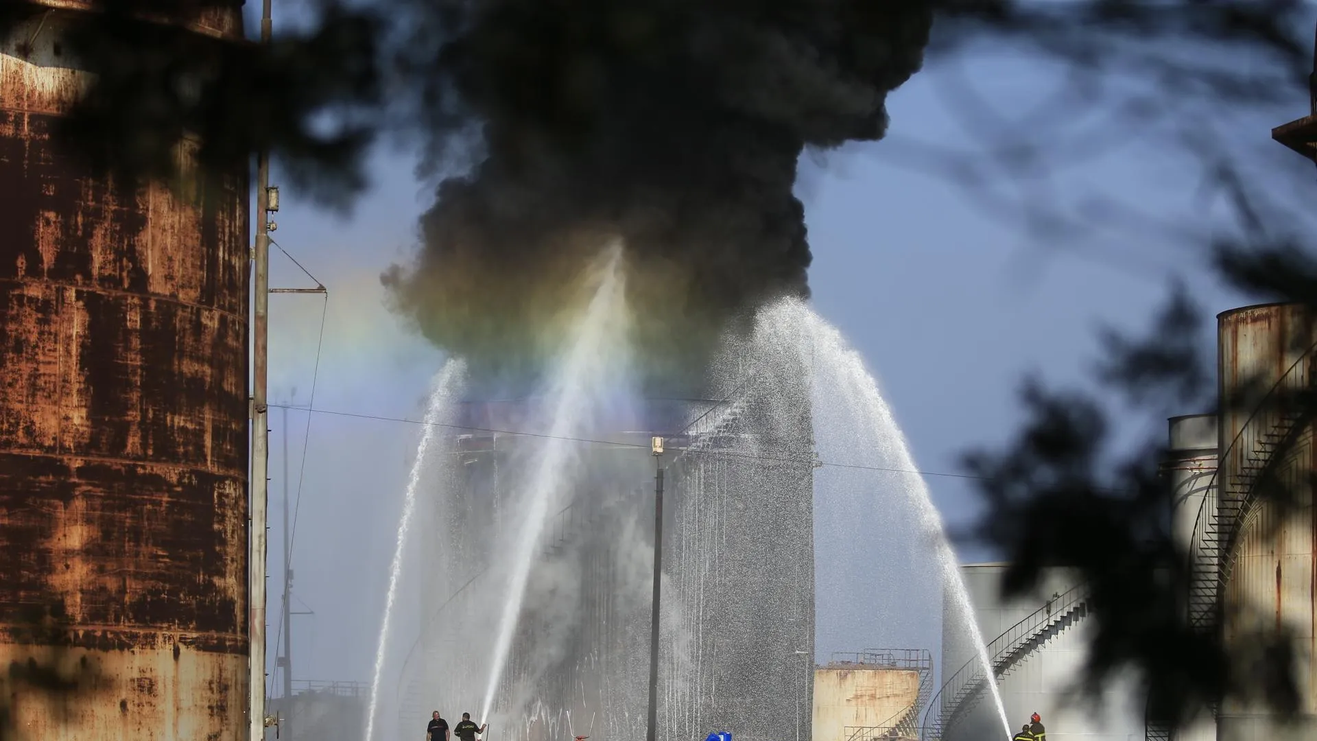 the fuel tank is burning