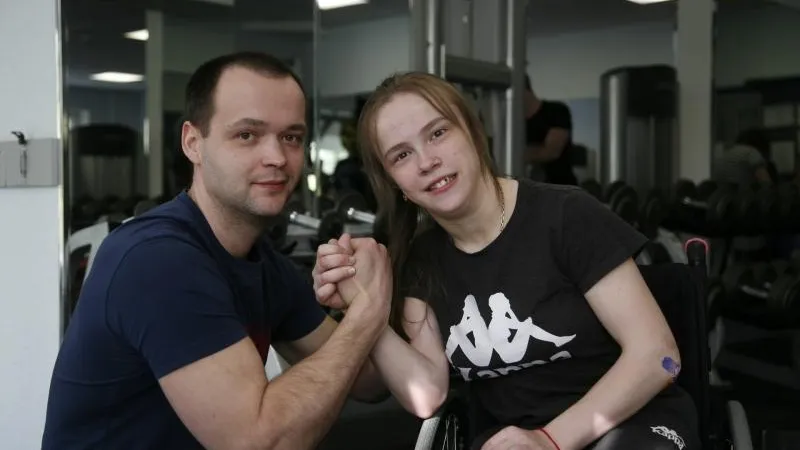 Девочка с ДЦП из Подмосковья стала чемпионкой мира по армрестлингу и удивила американцев
