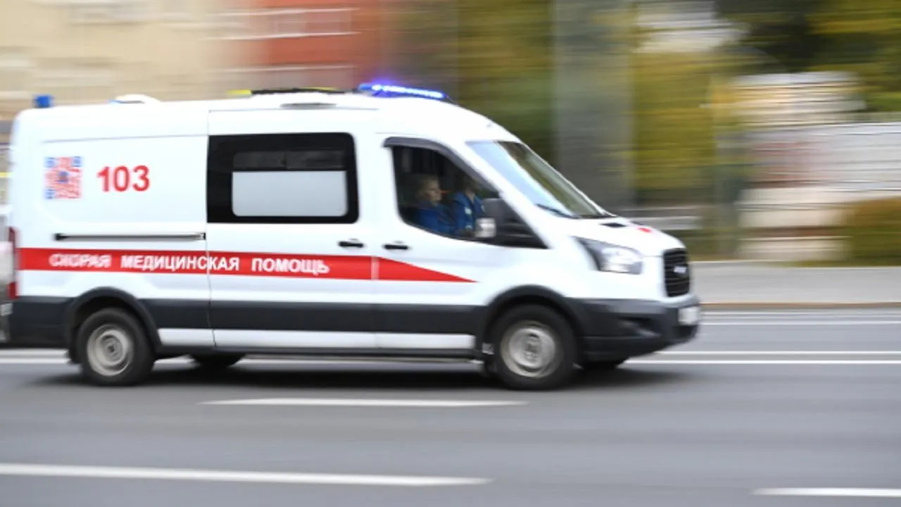 Трехмесячного ребенка госпитализировали после падения на него зеркала в Солнечногорске — СМИ