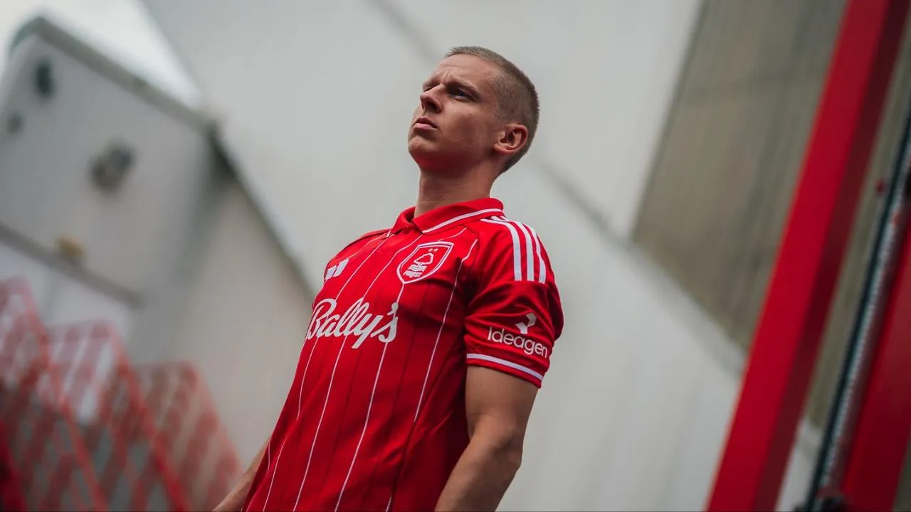 Украинец Зинченко отписался от соцсетей бывшего клуба