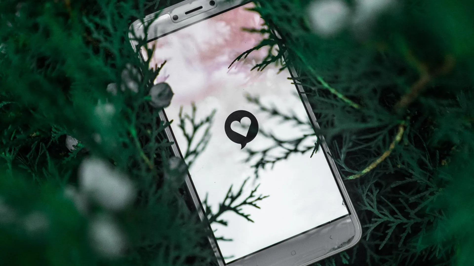В России запустят альтернативу уходящему Tinder'у