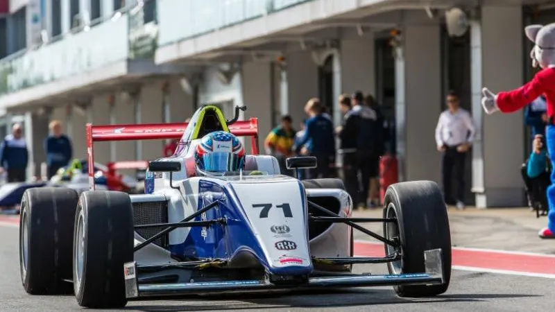 moscowraceway.ru