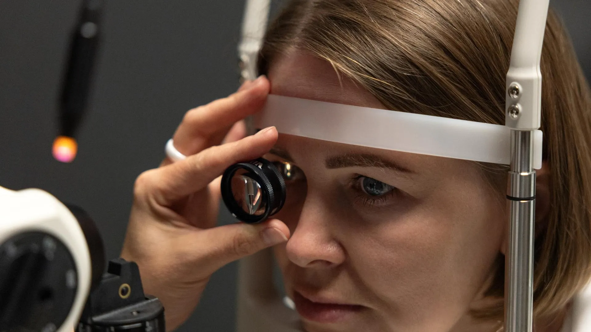 Офтальмолог заявила, что гонконгский грипп может вызывать «туман в глазах» и сухость