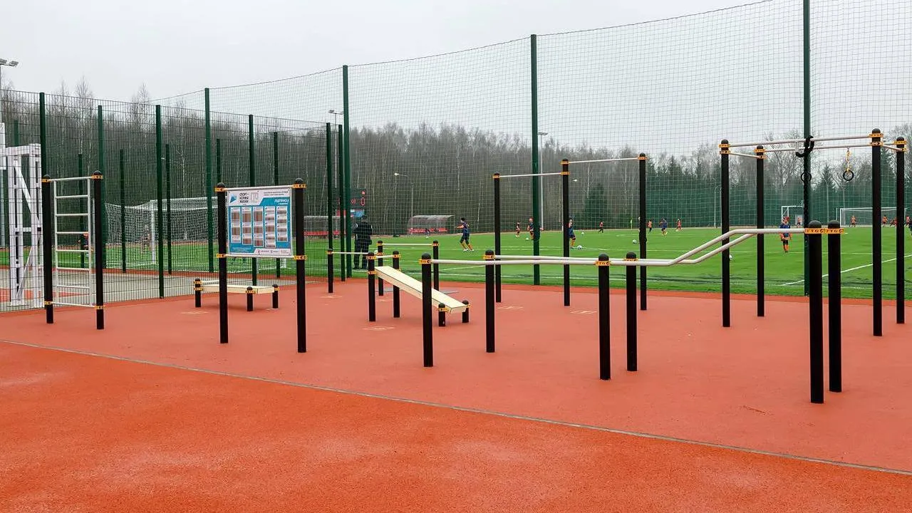 Реконструкция спортивного стадиона завершилась в микрорайоне Львовский Подольска