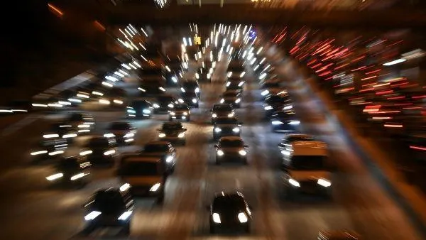 Жителей Подмосковья попросили отнестись с пониманием к непростой ситуации на дорогах