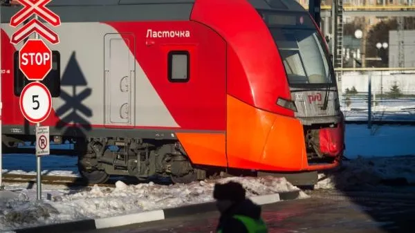 Железнодорожники предотвратили ДТП на переезде в Лобне