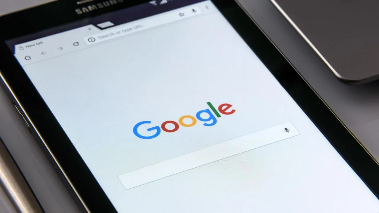 CNBC: Google ограничил дискуссии сотрудников в день выборов президента США