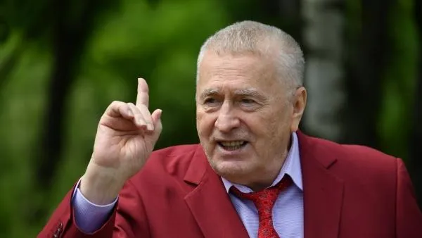 Лидер ЛДПР Владимир Жириновский выступает на торжественном собрании в Подмосковье, посвященном Дню России