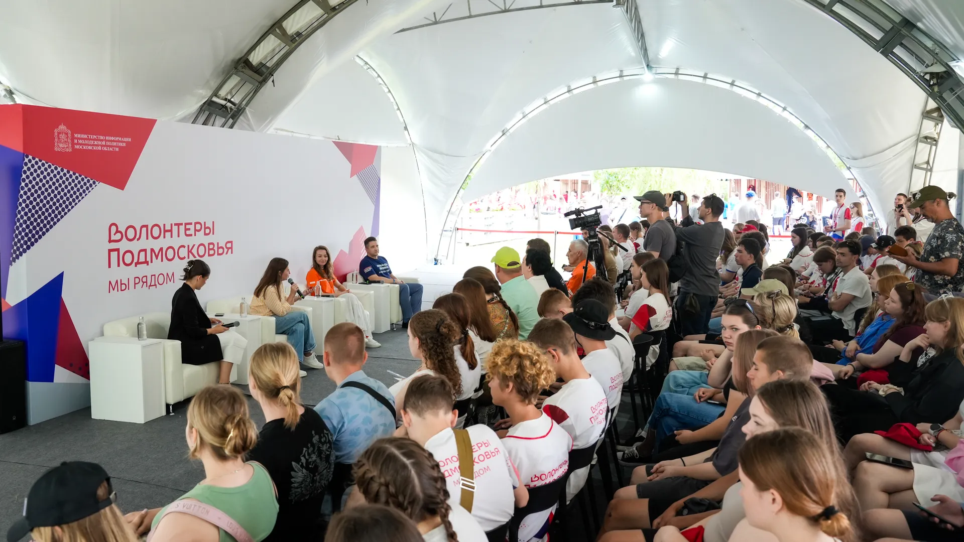Встреча регионального клуба "Мы вместе" на фестивале волонтеров в Красногорске
