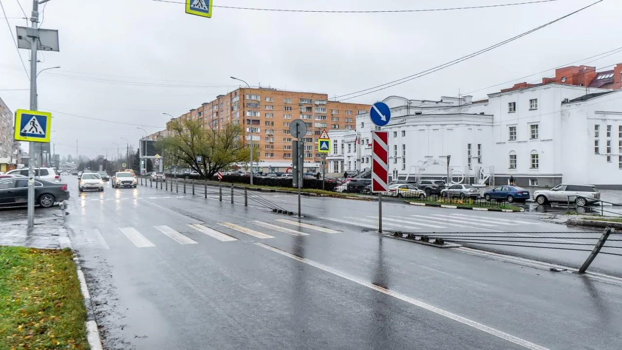 Водителей и пешеходов в Подмосковье призывали соблюдать ПДД в связи с непогодой