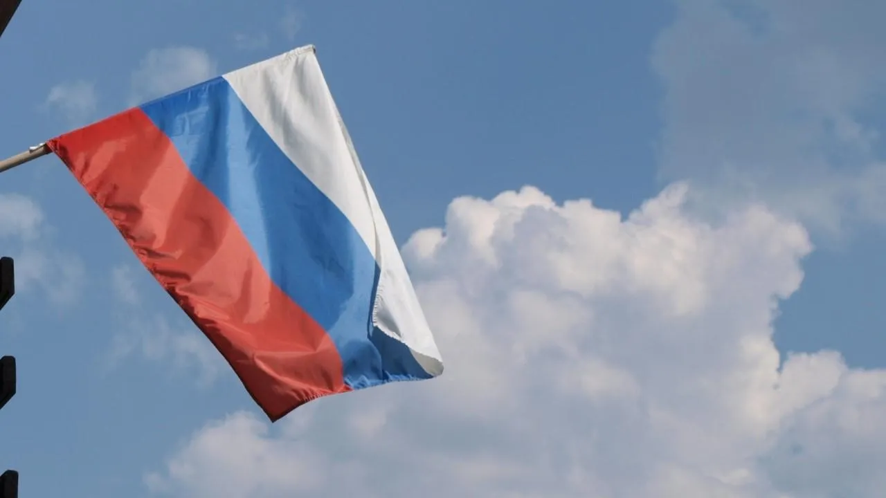 Российские солдаты установили флаг РФ в Макаровке в ДНР