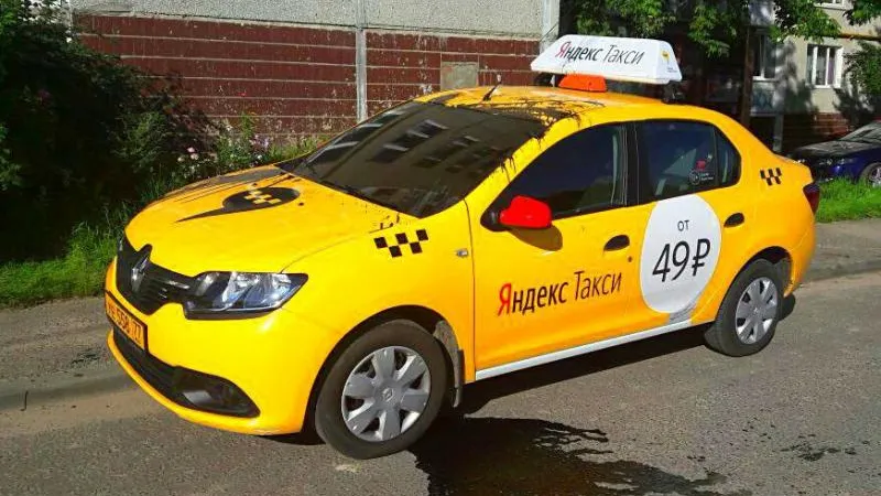 В Егорьевске неизвестные с краской атаковали машины такси