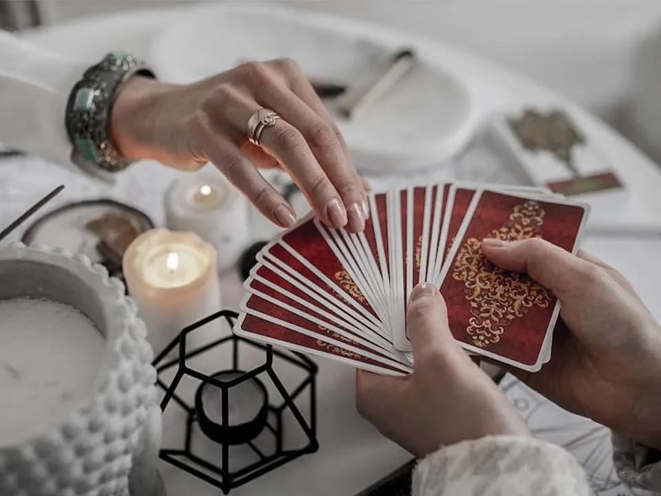 «Успех не за горами»: финансовый таро-прогноз от известной предсказательницы