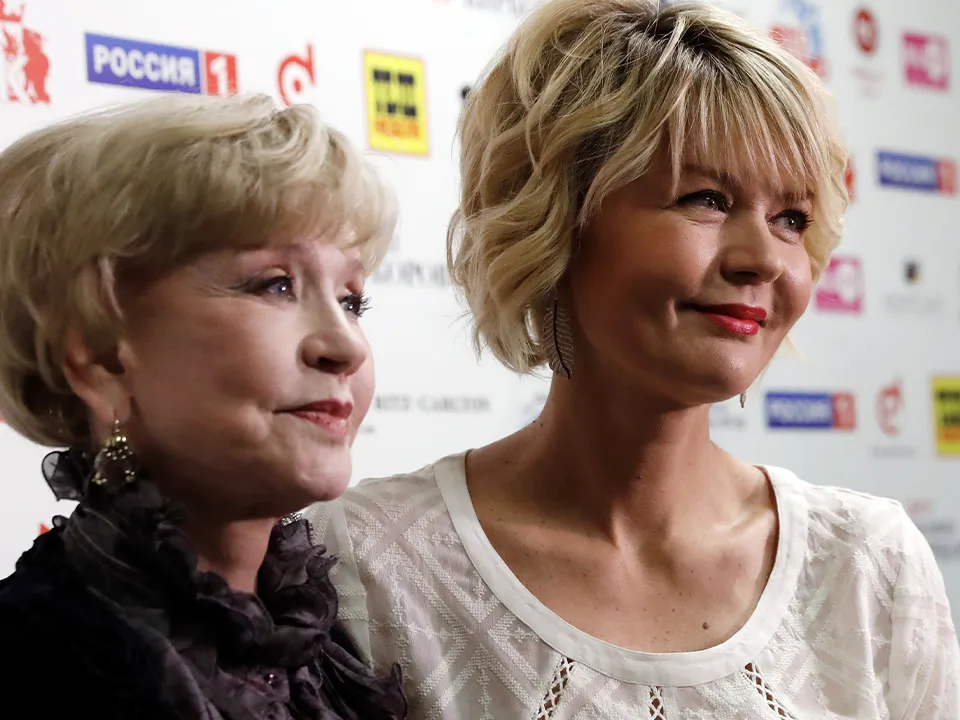 Вера Алентова и Юлия Меньшова (слева направо). Фото: ТАСС/Артем Геодакян