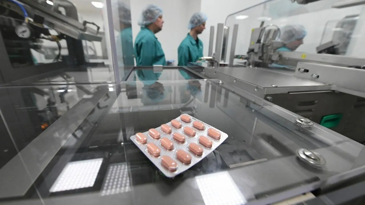 Работу биофармацевтического завода в Дубне представили делегации из посольства Индии