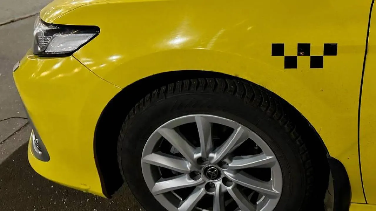 Тюменские таксисты рассказали, за что им хочется бить пассажиров