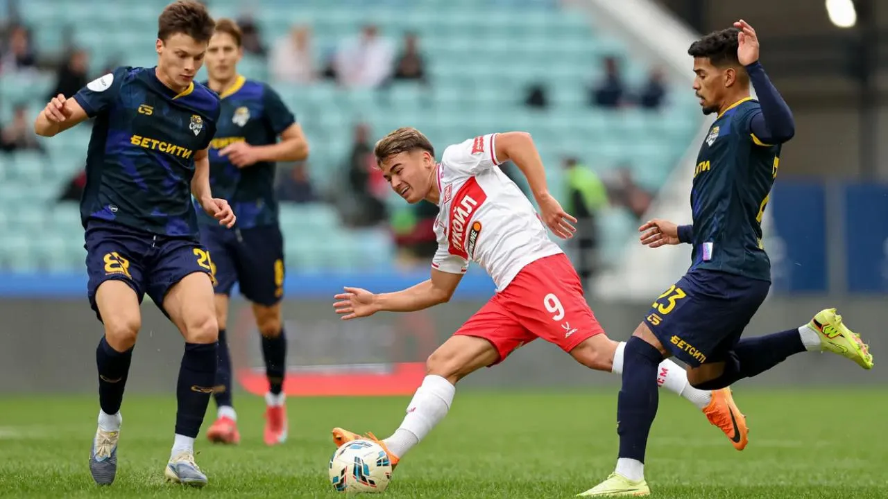 Экс-арбитр оценил судейство в матче «Сочи» — «Спартак»