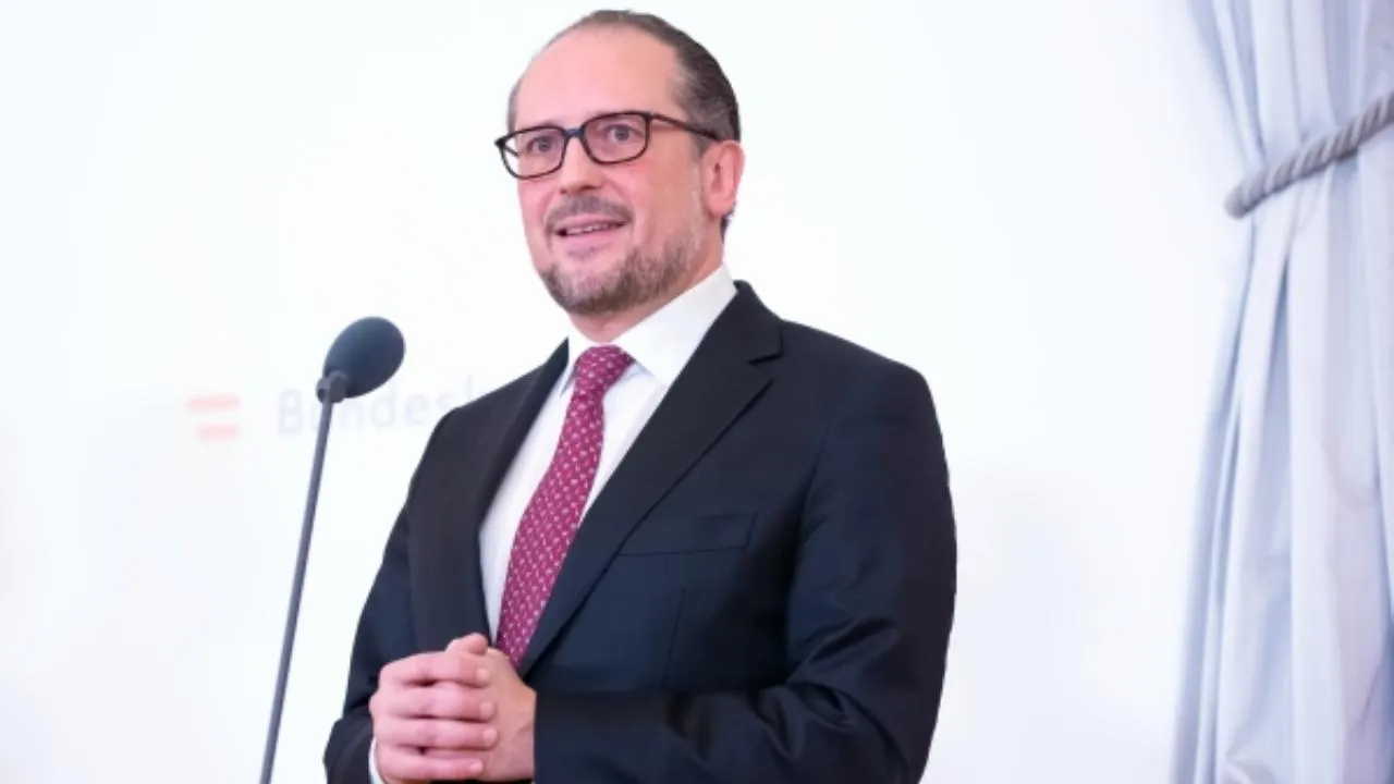 Глава австрийского МИД отказался делать предпочтение Украине при рассмотрении членства в ЕС