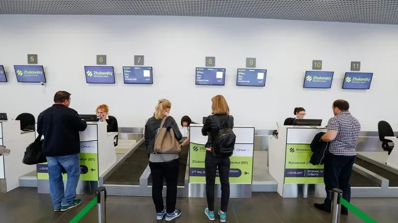 Приставы Подмосковья советуют оплатить долги за неделю до отпуска