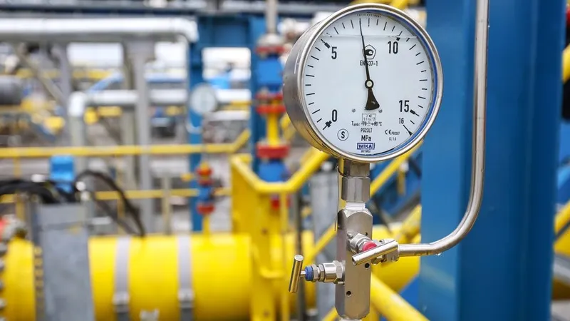Поставки газа по трубопроводу Ямал — Европа уменьшились