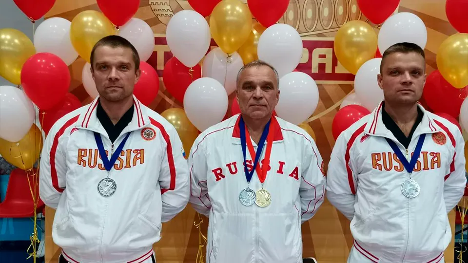 Валерий Евдокимов с сыновьями. Фото: vk.com/Инна Самсонова