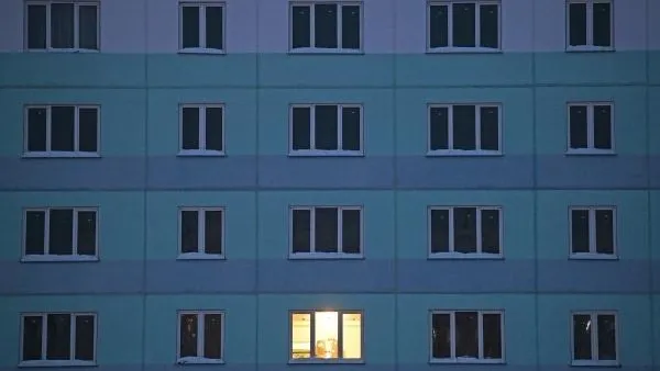 Дело завели на жительницу Люберец, которая вытолкнула трехлетнего сына из окна