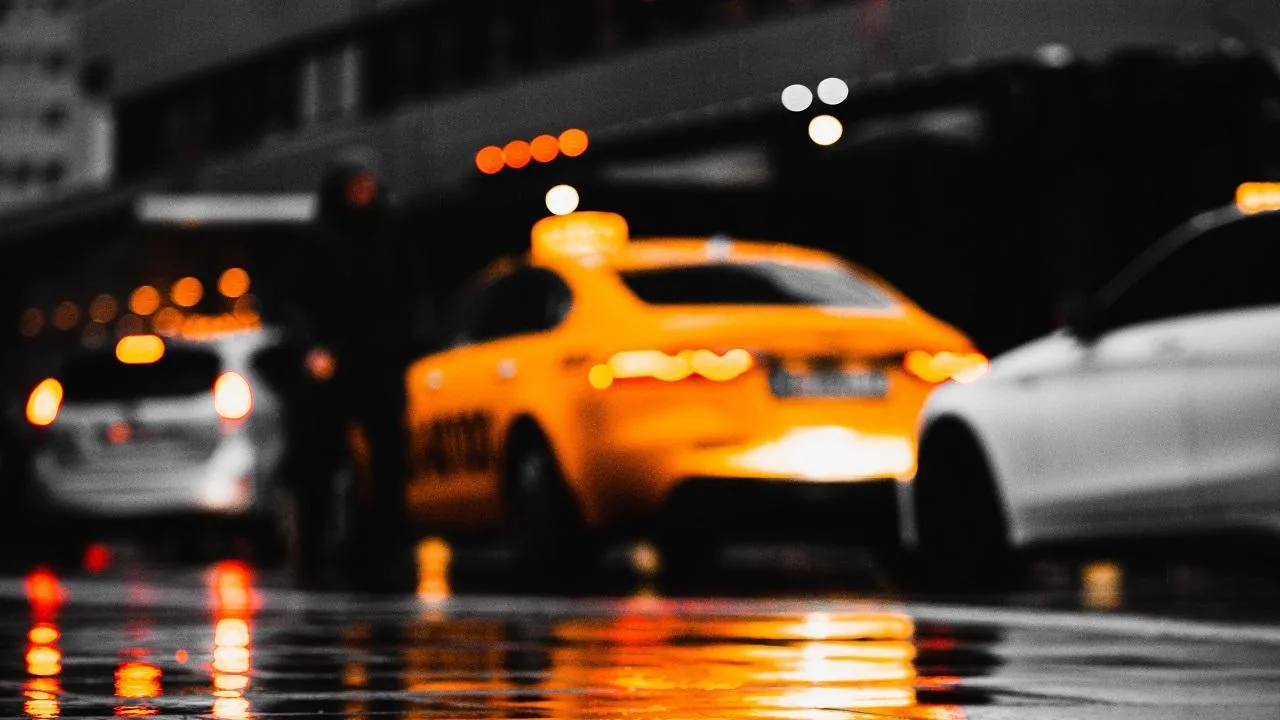 Нейросеть выявила более пяти тысяч нарушений несоответствия атрибутики такси в Подмосковье