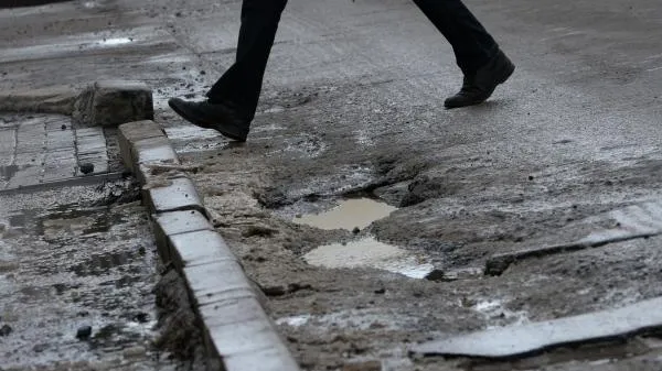 Девять тысяч ям устранили на дорогах Московской области за неделю