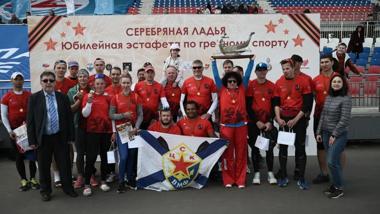 Юные спортсмены получили награды на эстафете по академической гребле на приз газеты «Вечерняя Москва»