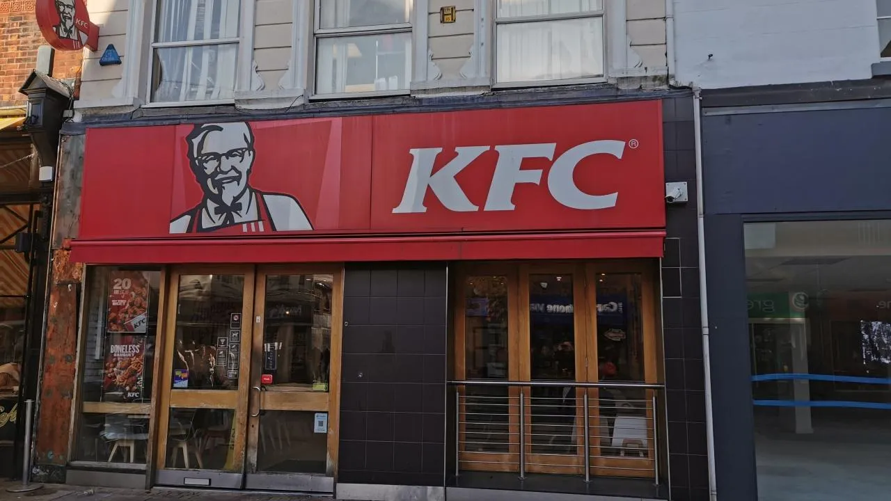Сеть закусочных KFC объявила о переезде своего головного офиса в Техас