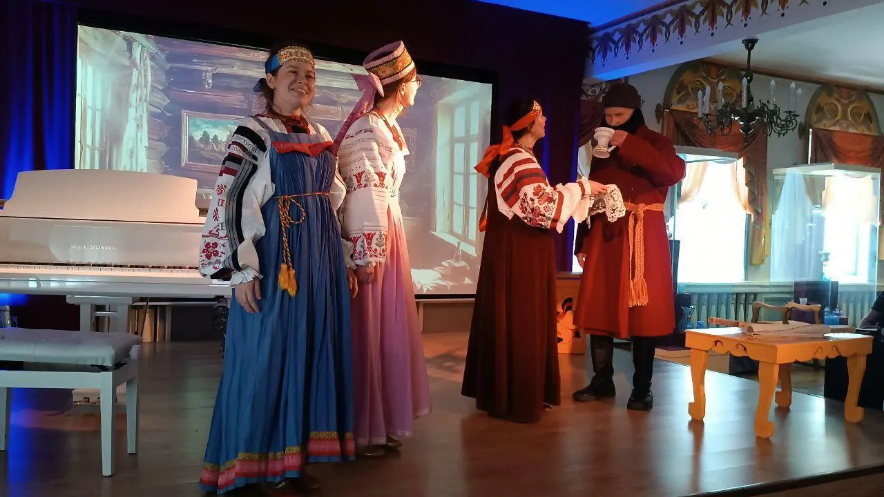 В Егорьевске открылась выставка династии Глазуновых «Русский сад. Сокровенная провинция»
