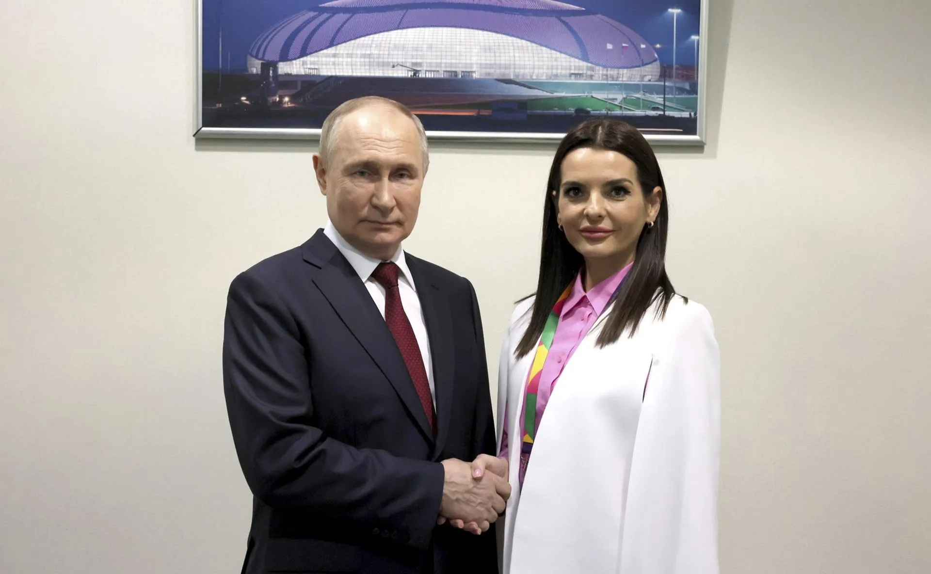 Глава Гагаузии Евгения Гуцул рядом с Владимиром Путиным. Mikhail Metzel/Kremlin Pool