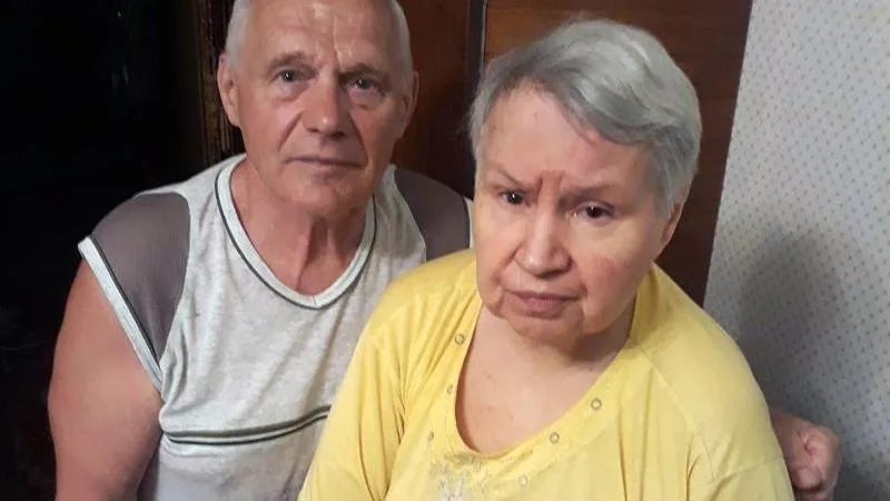 Бывший военный из Сергиева Посада 20 лет ухаживает за парализованной женой