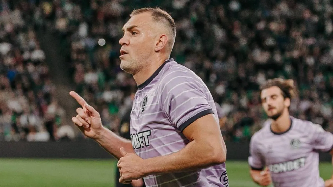 Дзюба высмеял тренера Слуцкого за его слова о Кварацхелии