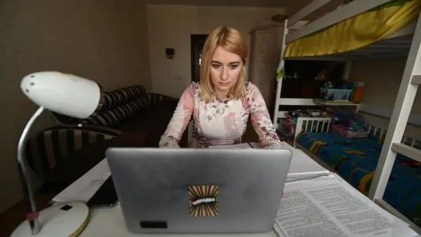 Госдума запретила снижать зарплату дистанционным работникам