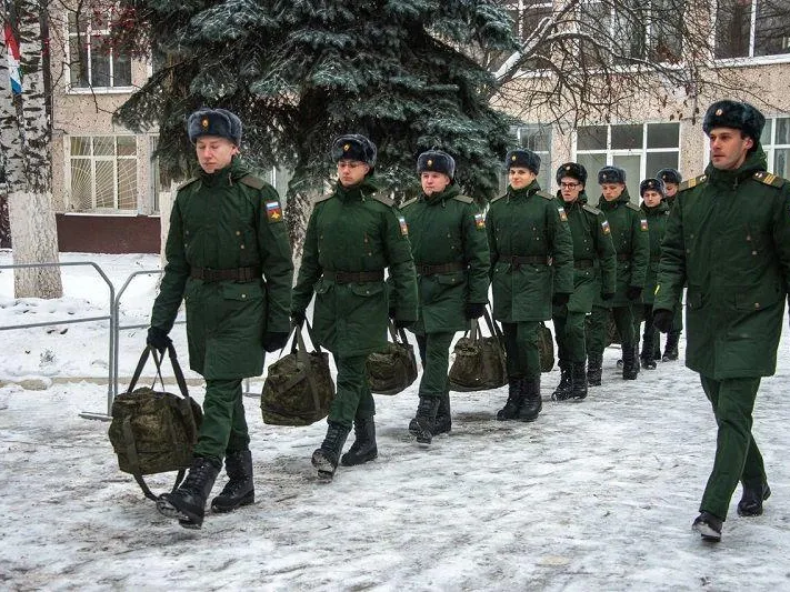 Самых талантливых магистров Подмосковья отправили на срочную службу