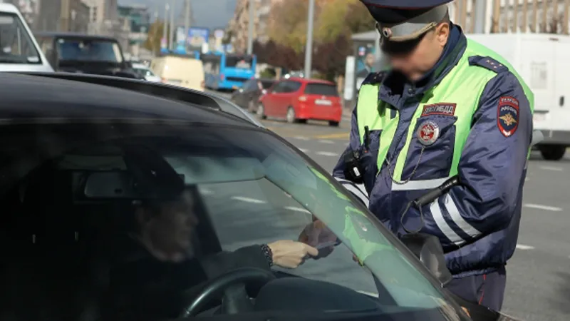 Как нужно наказывать сотрудников ГИБДД, берущих взятки — разбор юриста