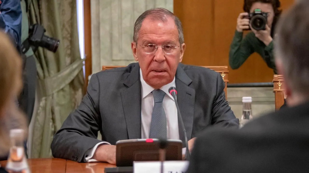 «Жалкий человек»: Лавров резко ответил Зеленскому на его требование увидеться с Путиным
