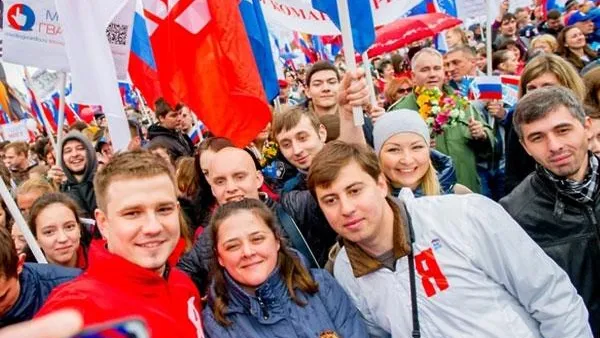 Виртуозова наградила наиболее отличившихся членов «Молодой гвардии»