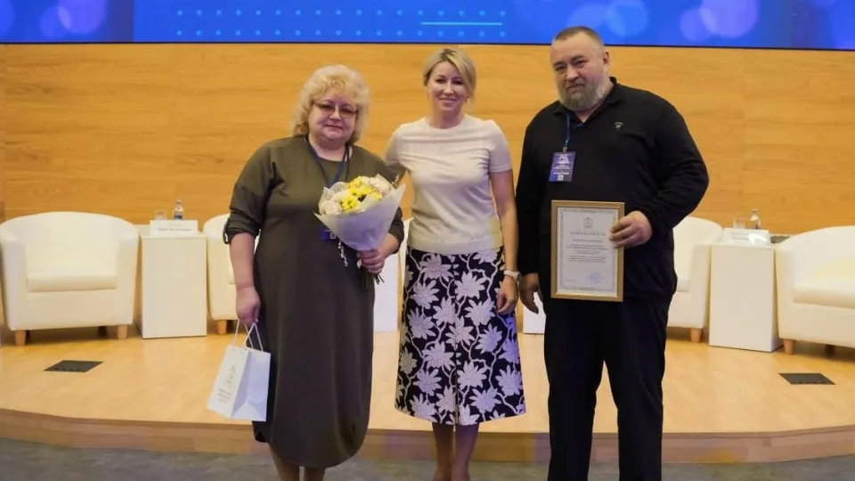 Награду семье Грузовых вручила  вице-губернатор Московской области Людмила Балатаева. Фото: Министерство социального развития МО