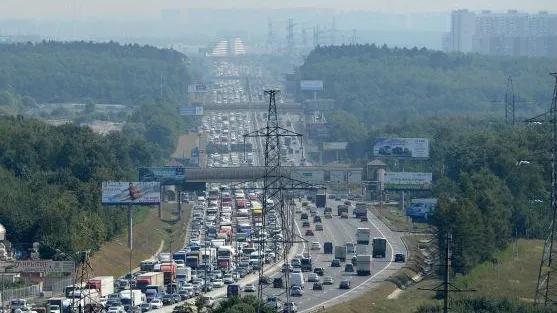 ГИБДД призывает пересесть на общественный транспорт из-за пробок