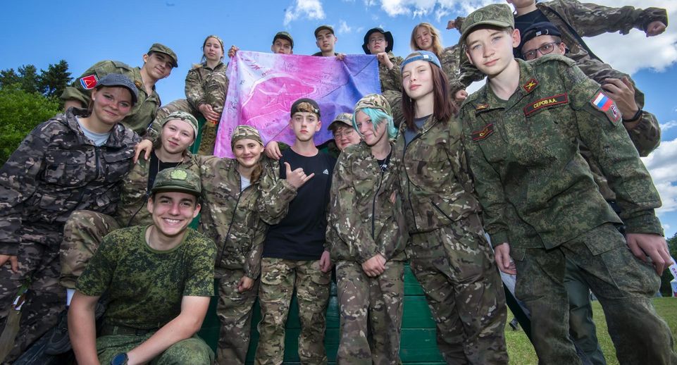 Свыше 900 подростков приняли участие в военно-патриотических сборах в Подмосковье