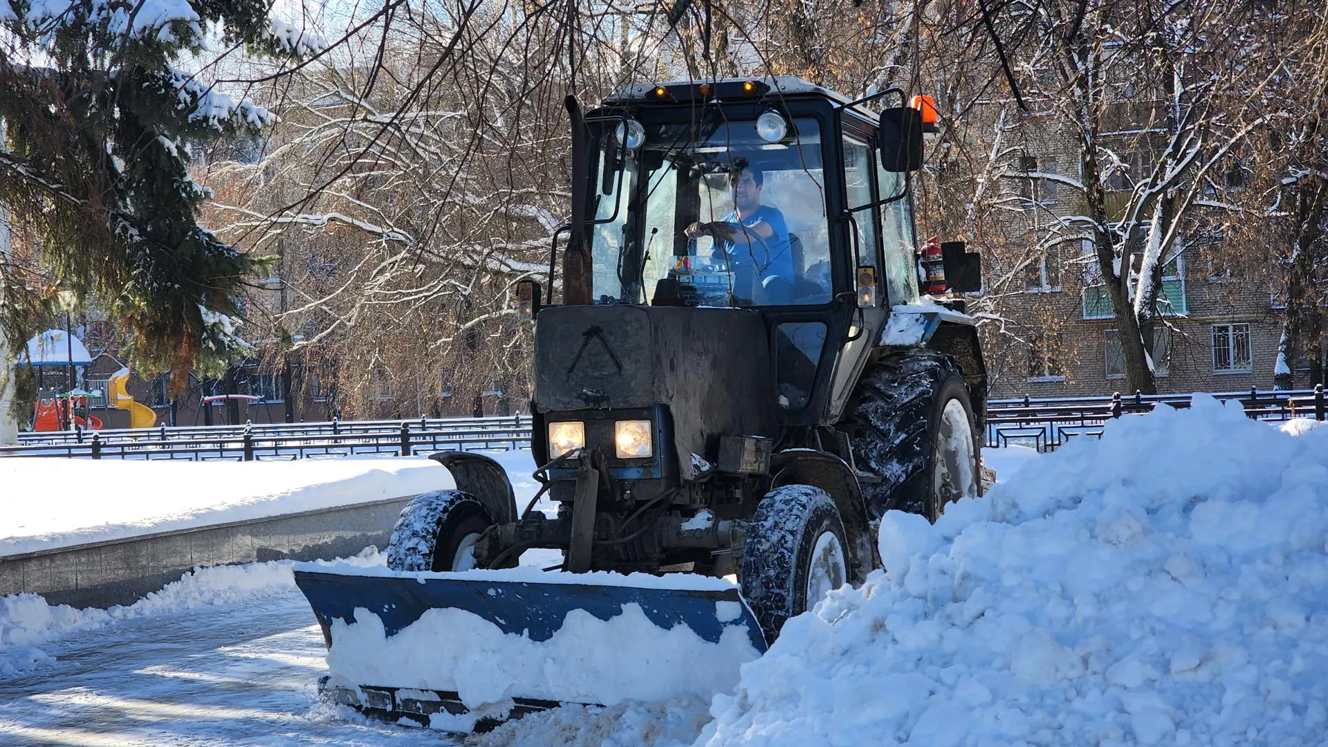 Медиа – Анастасия Сараева / Ликвидация последствий неблагоприятных погодных условий в округе - главная задача коммунальщиков