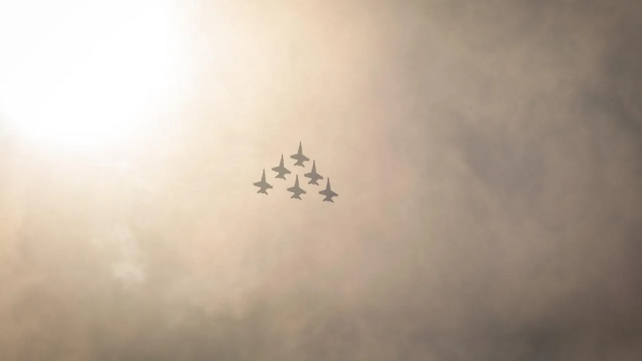 Летчик-испытатель сравнил российский истребитель Су-57 с китайским J-35
